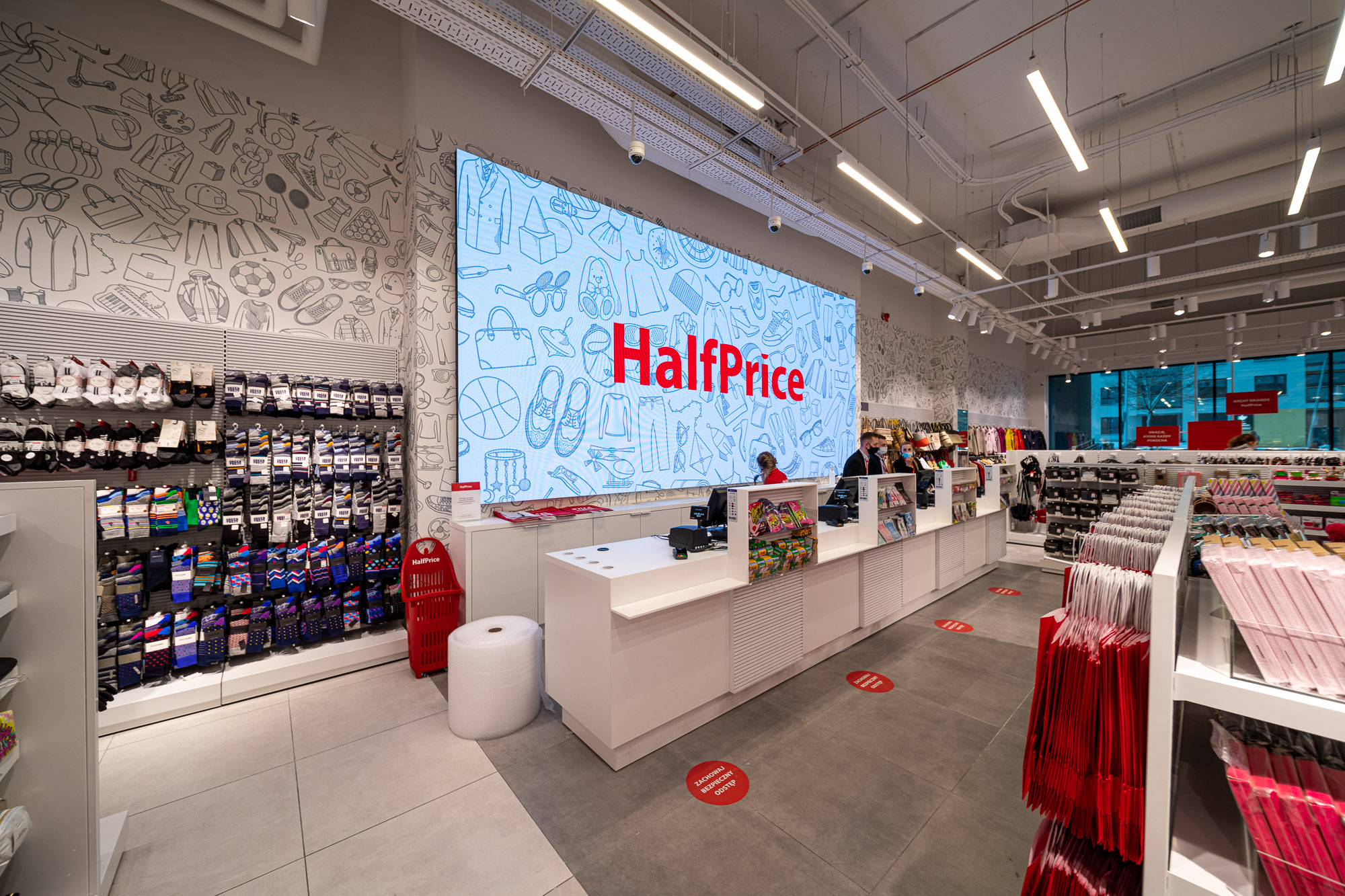 Nowa sieć sklepów HalfPrice w Polsce już od maja!