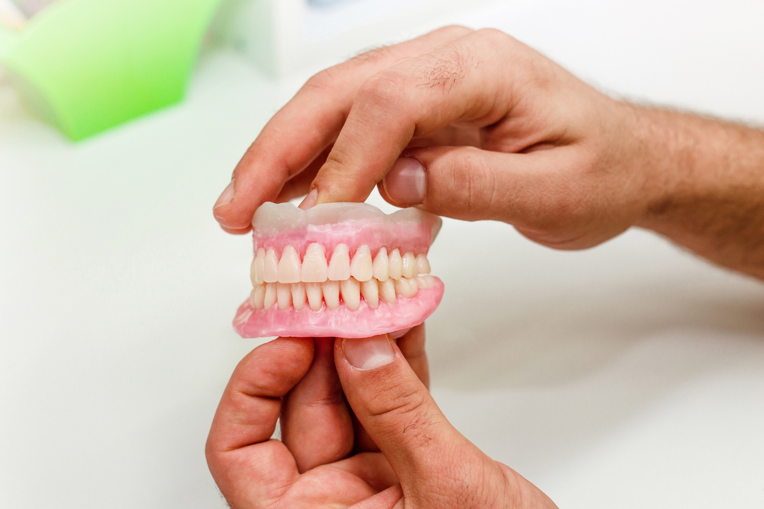 Kiedy zdecydować się na protezy zębowe?